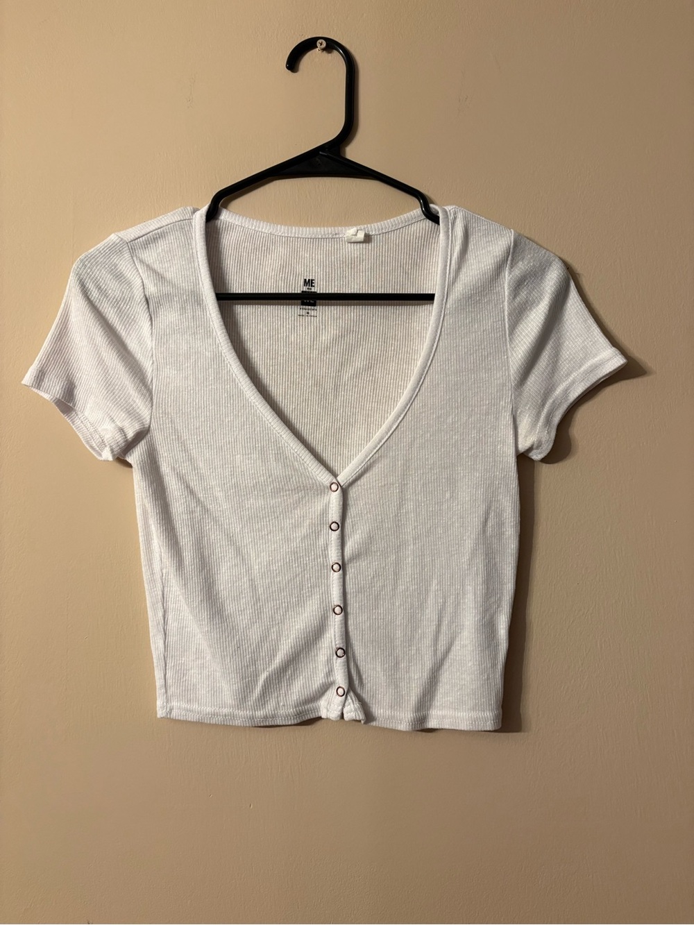 Me to We White Ribbed V-Neck Button Crop Top